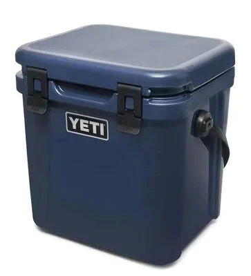YETI Roadie 24 Cool Box Navy 5 YETI Roadie 24 Cool Box Navy - Image 3