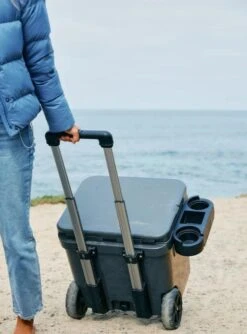 YETI Roadie 48 Wheeled Cool Box Charcoal -Fishing Specialty Store YETI Roadie 48 Wheeled Cool Box Charcoal SKU 0121 CHA sku 0121 cha 11