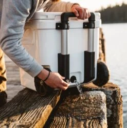 YETI Roadie 48 Wheeled Cool Box Charcoal -Fishing Specialty Store YETI Roadie 48 Wheeled Cool Box Charcoal SKU 0121 CHA sku 0121 cha 19