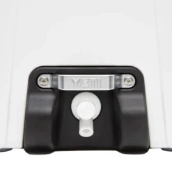 YETI Silo 22,7L Water Cooler -Fishing Specialty Store YETI Silo 227L Water Cooler SKU 0118 WHI yeti 20180216 product silo white close up spigot sure grip handle b 1